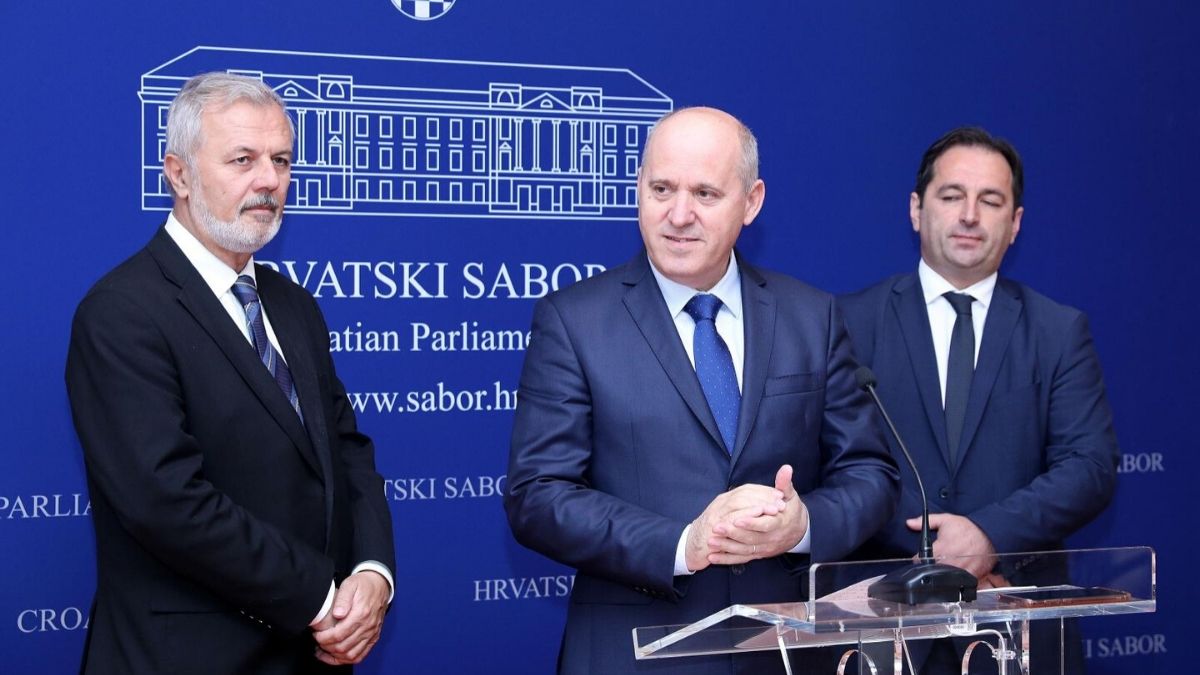 HDZ: Bernardić mora dati ostavku zbog protuzakonita primanja poklona